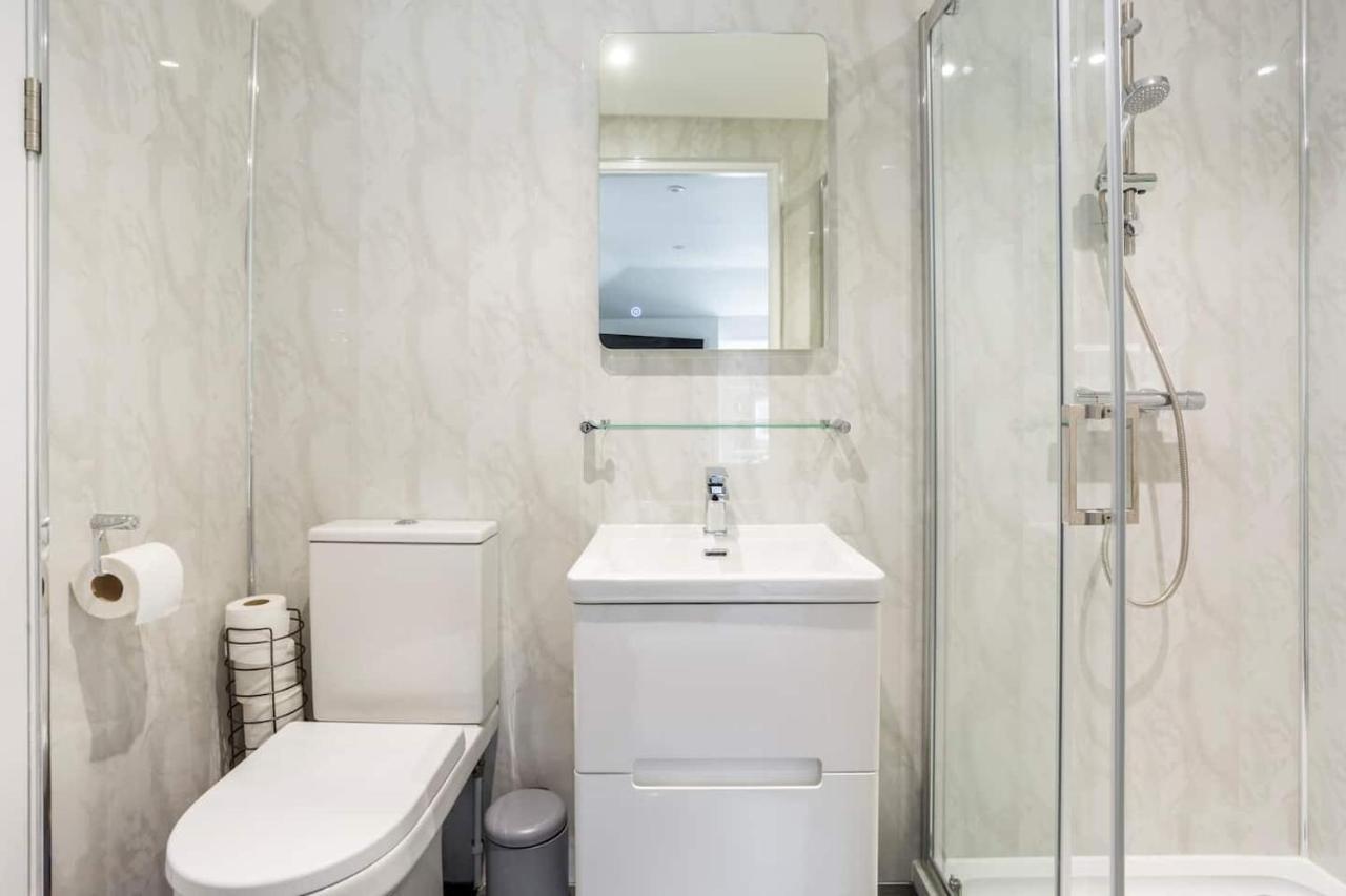 The Secret, Stylish & Spacious En Suite In Blandford Forum, Dorset Exterior photo