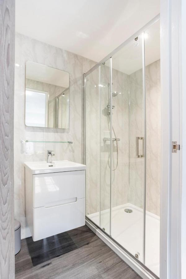 The Secret, Stylish & Spacious En Suite In Blandford Forum, Dorset Exterior photo